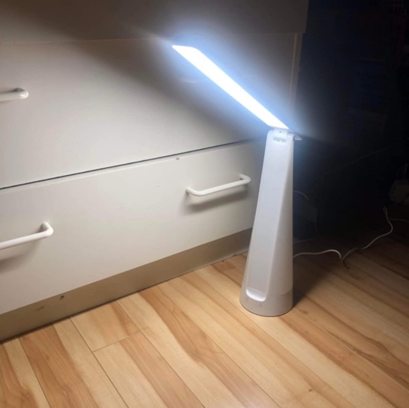 NPET Colour changing Desk Lamp - Picture 10 of 13